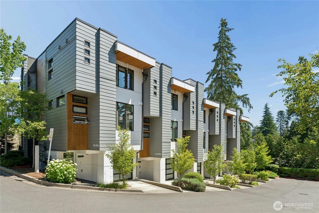 Photo of 10762 SE 1st Drive #22, Bellevue, WA 98004 (MLS # 2560098)