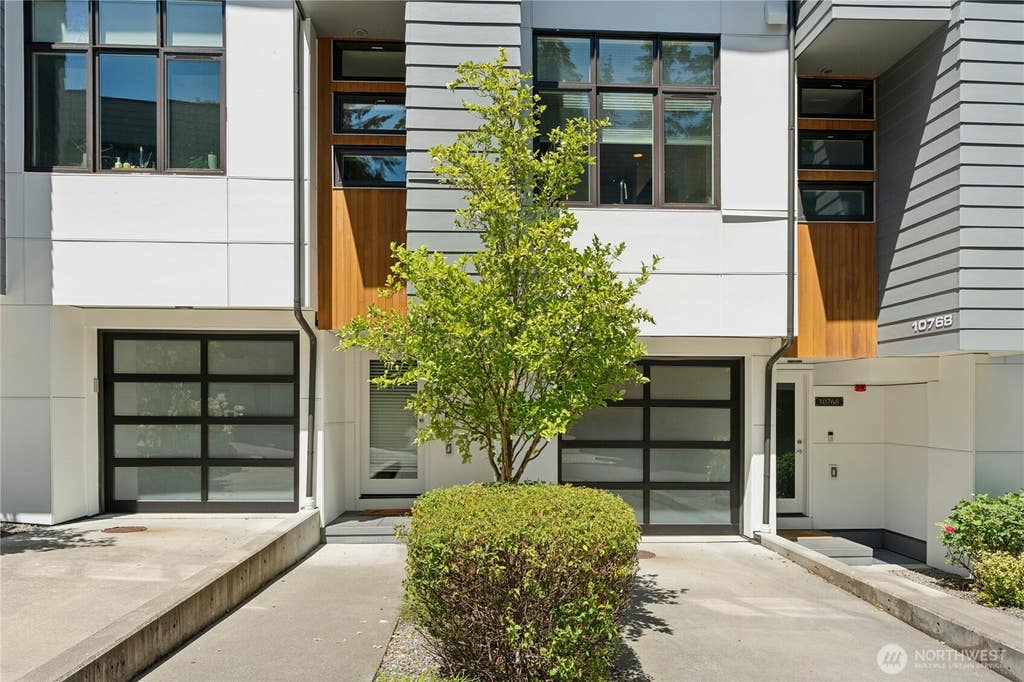 Photo of 10762 SE 1st Drive #22, Bellevue, WA 98004 (MLS # 2560098)