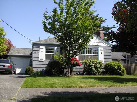 Photo of 6820 Ravenna Avenue NE, Seattle, WA 98115 (MLS # 2512694)