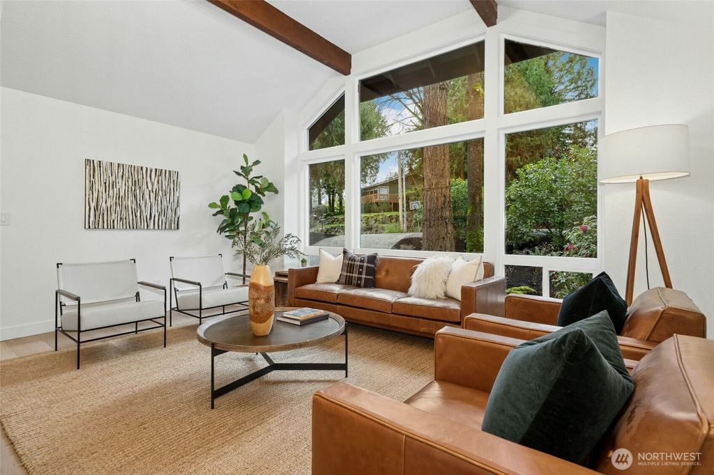 Photo of 145 Mt Pilchuck Avenue SW, Issaquah, WA 98027 (MLS # 2497355)