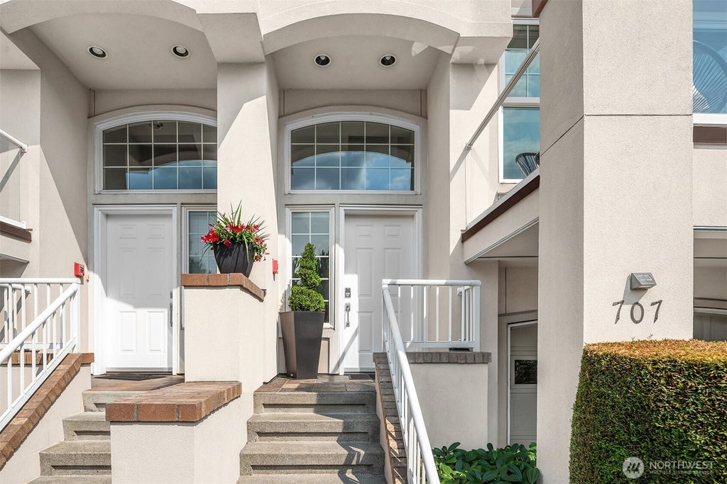 Photo of 701 9th Avenue S #707, Kirkland, WA 98033 (MLS # 2569388)