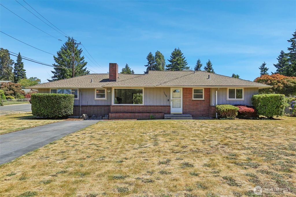 Photo of 15602 12th Avenue SW, Burien, WA 98166 (MLS # 2413318)