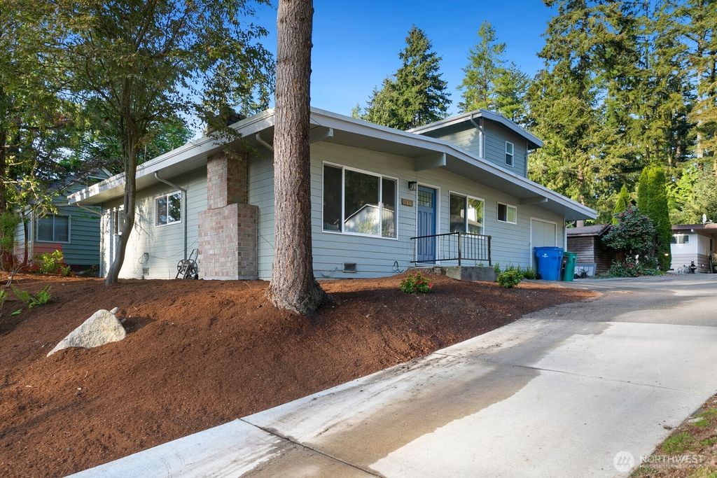 Photo of 17816 5th Avenue NE, Shoreline, WA 98155 (MLS # 2368806)