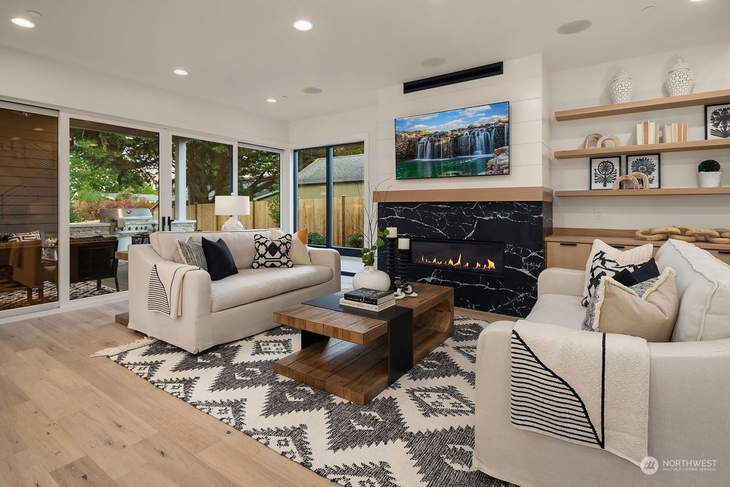 Photo of 1102 2nd Street, Kirkland, WA 98033 (MLS # 2072846)