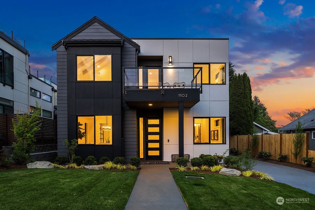 Photo of 1102 2nd Street, Kirkland, WA 98033 (MLS # 2072846)
