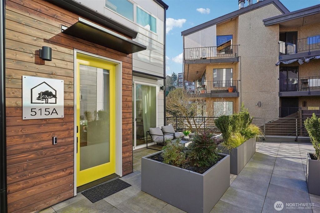 Photo of 515 Howe St #A, Seattle, WA 98109 (MLS # 2492631)