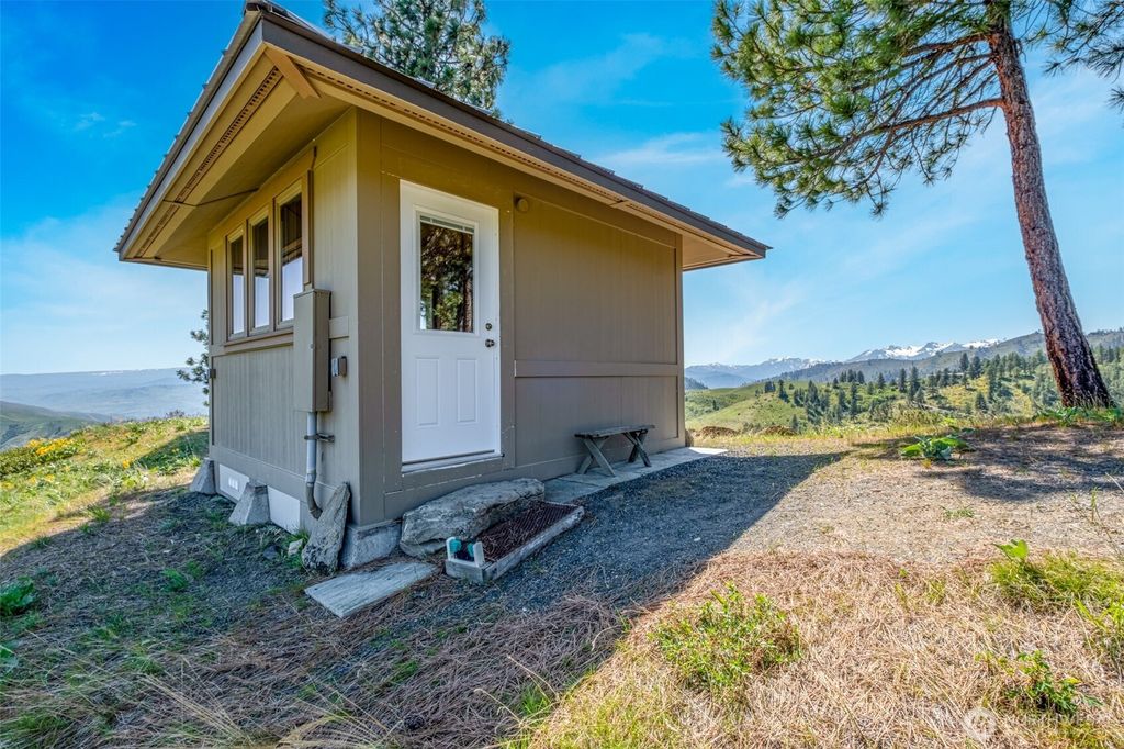 Photo of 1021 Chicken Farm Lane, Cashmere, WA 98815 (MLS # 2498962)