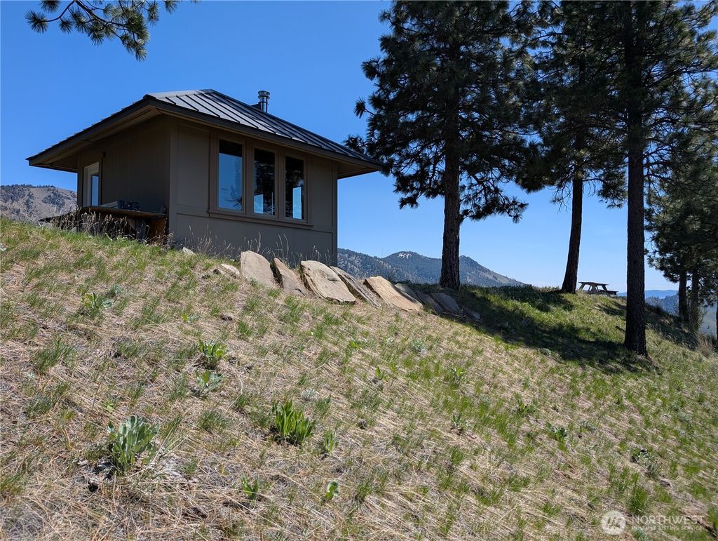 Photo of 1021 Chicken Farm Lane, Cashmere, WA 98815 (MLS # 2498962)