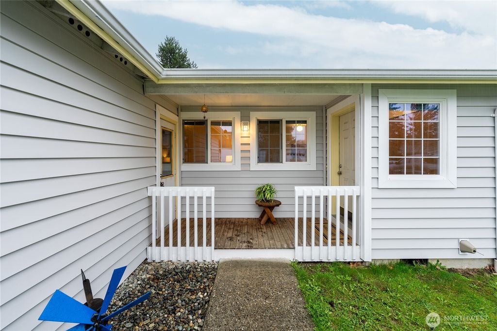 Photo of 512 Walnut Avenue, Sultan, WA 98294 (MLS # 2488512)