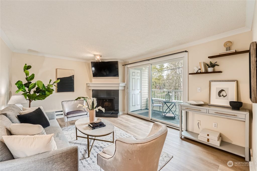 Photo of 2421 SW Trenton #202, Seattle, WA 98106 (MLS # 2252097)