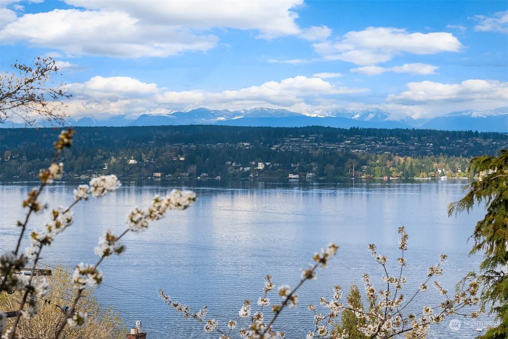 Photo of 632 35th Avenue, Seattle, WA 98122 (MLS # 2059540)