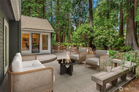 Photo of 2231 Sahalee Drive E, Sammamish, WA 98074 (MLS # 2537540)