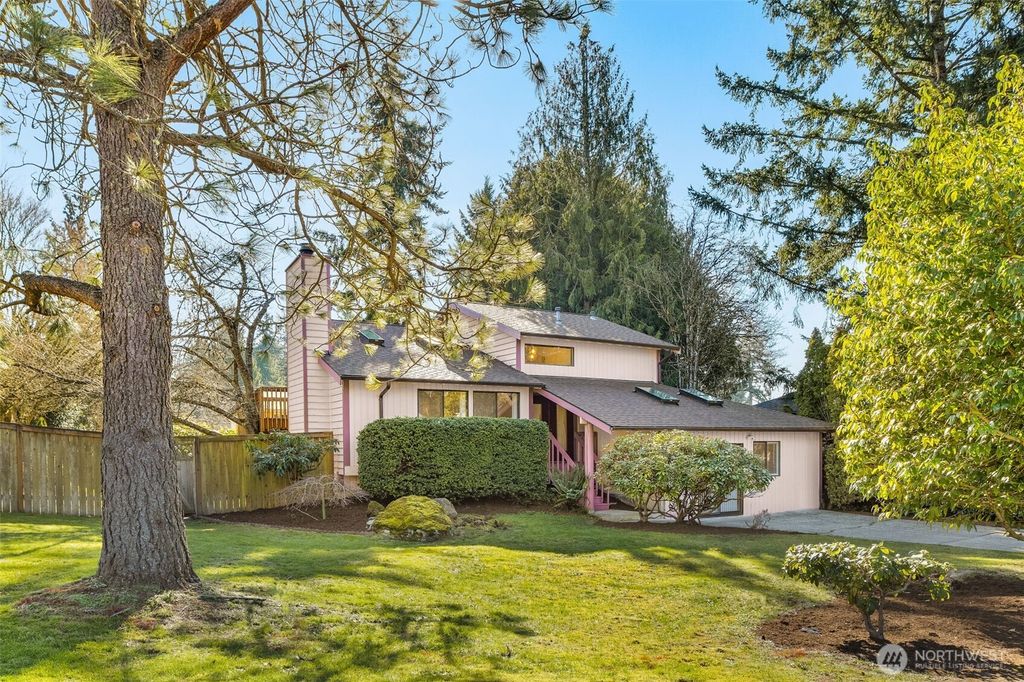 Photo of 8129 NE 131st Street, Kirkland, WA 98034 (MLS # 2485478)