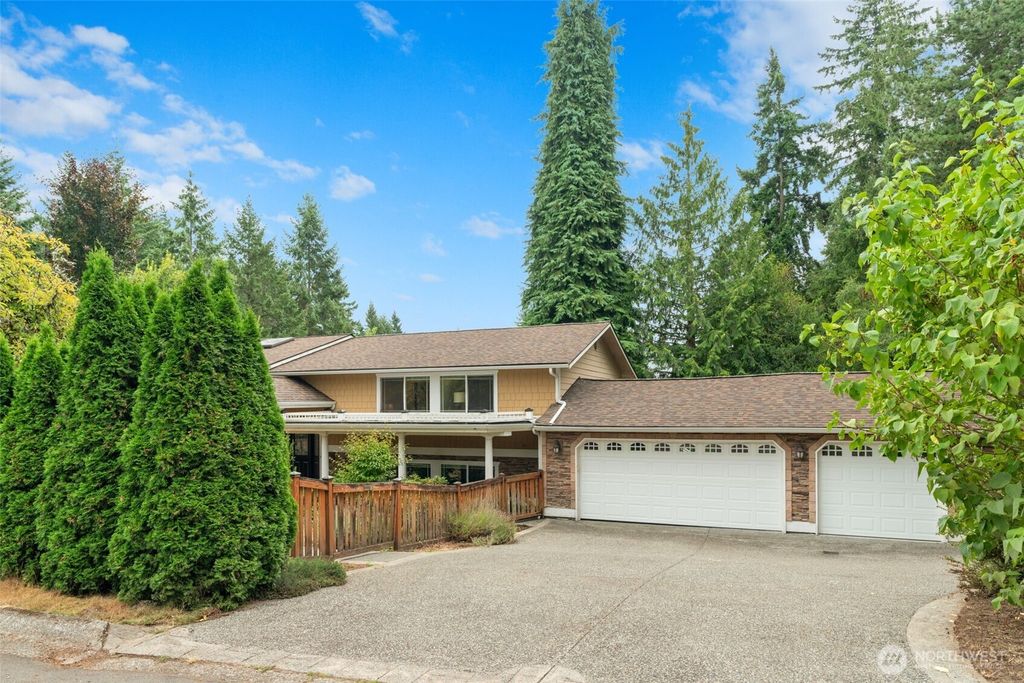 Photo of 12623 NE 28th Street, Bellevue, WA 98005 (MLS # 2421795)