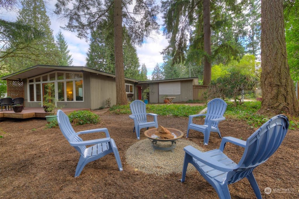 Photo of 639 130th Avenue NE, Bellevue, WA 98005 (MLS # 2190462)