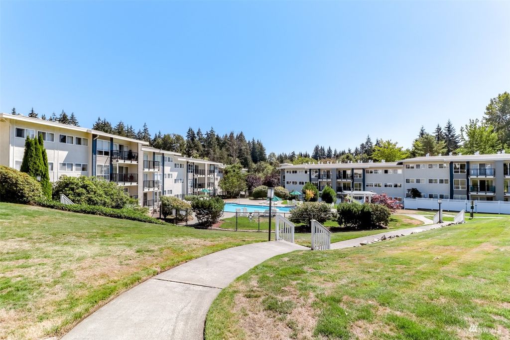 Photo of 12631 NE 9th Place #C307, Bellevue, WA 98005 (MLS # 1985383)