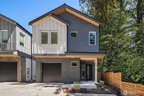 Photo of 13718 84th Avenue NE, Kirkland, WA 98034 (MLS # 2556670)