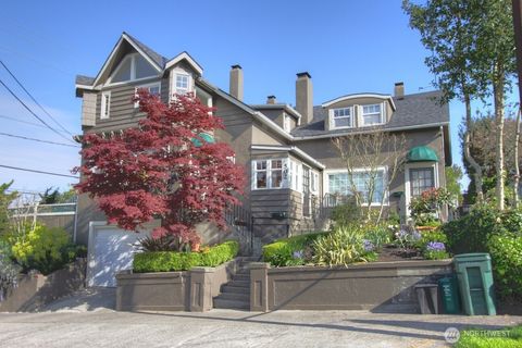 Photo of 502 NE 72nd Street #B, Seattle, WA 98115 (MLS # 2442007)