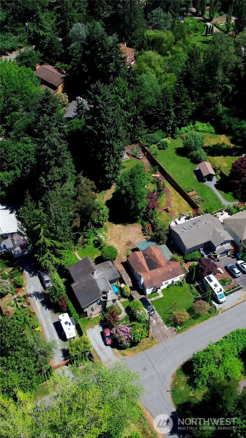 Photo of 19054 NE 18th Ave AVE, Shoreline, WA 98155 (MLS # 2586280)