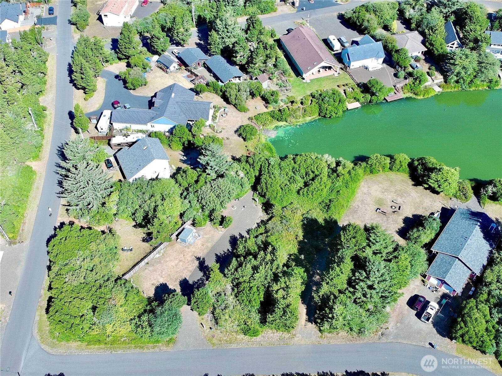 362 King Cyrus Loop SW