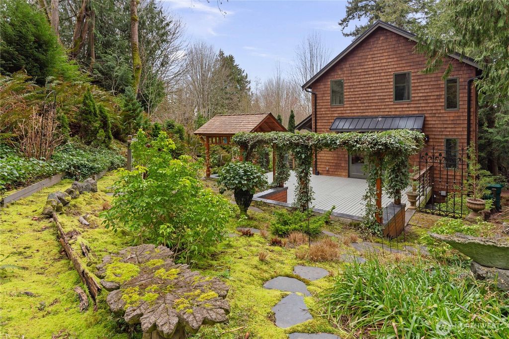 Photo of 1236 Mukilteo Speedway, Mukilteo, WA 98275 (MLS # 2346923)