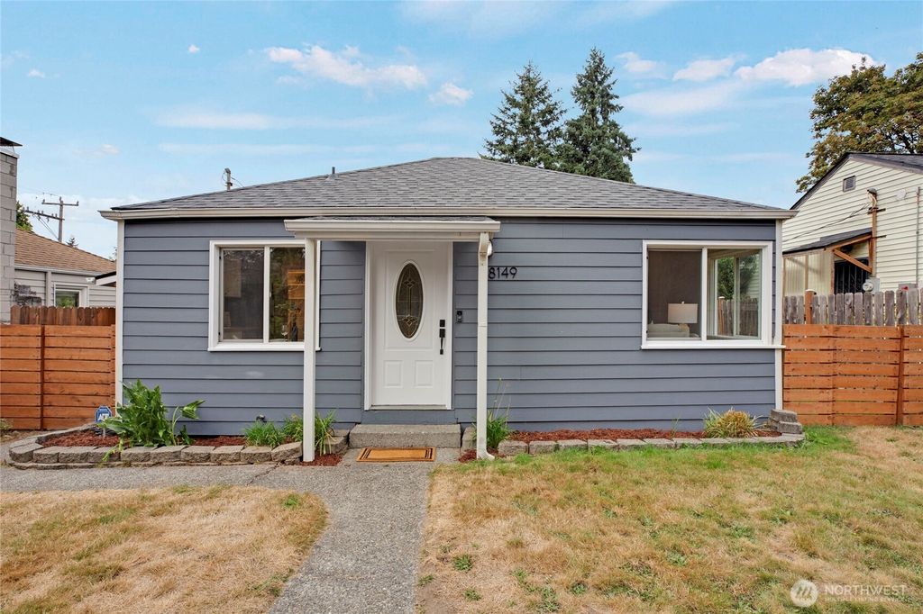 Photo of 8149 SW 34th Avenue SW, Seattle, WA 98126 (MLS # 2395830)