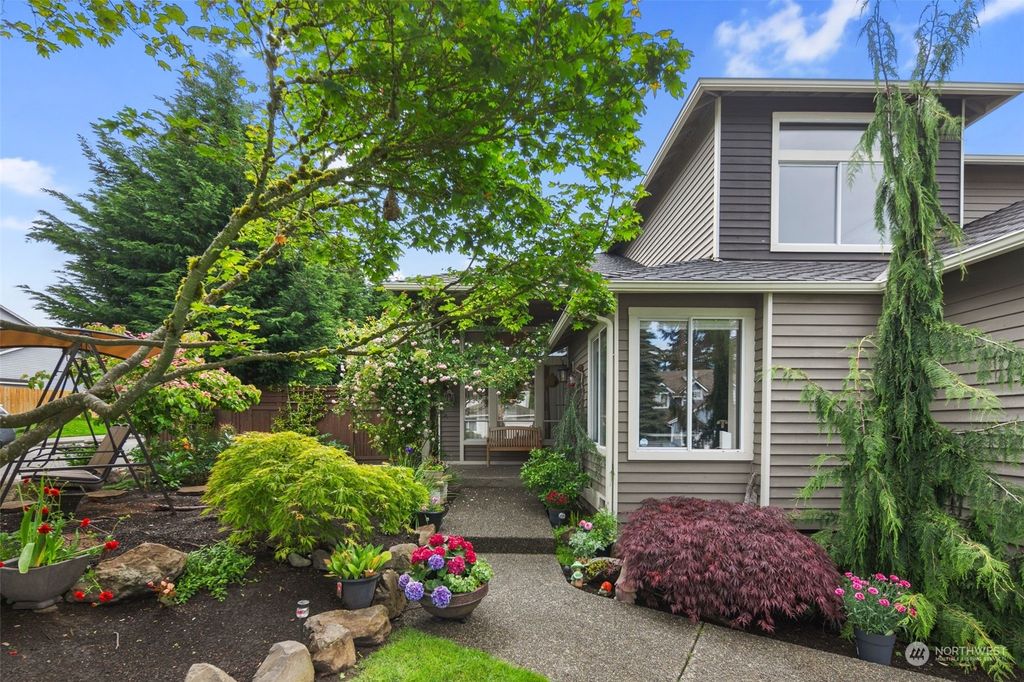 Photo of 2217 Illwaco Avenue NE, Renton, WA 98059 (MLS # 2248156)