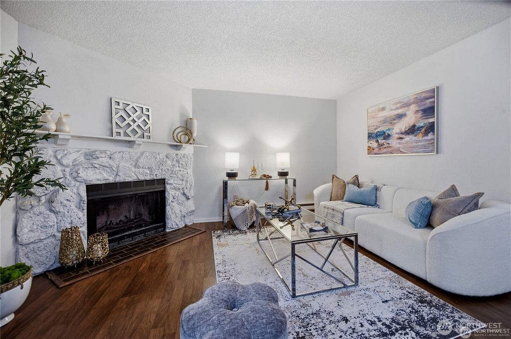 Photo of 12515 NE 116th Street #B11, Kirkland, WA 98034 (MLS # 2488656)
