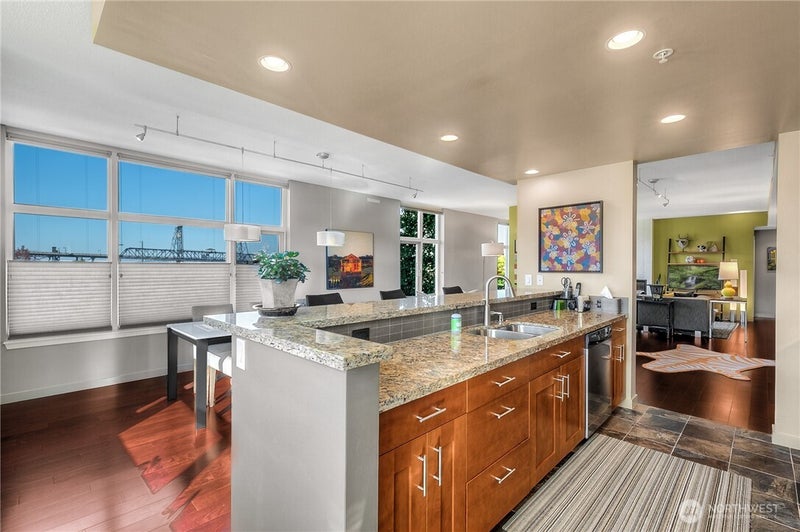 1515 Dock Street 312