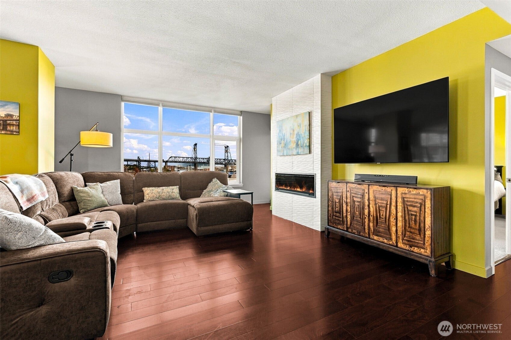 1515 Dock Street 312