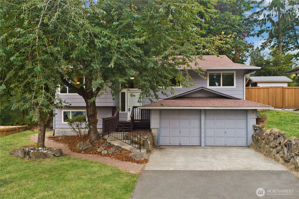 Photo of 4237 S 326th Place, Federal Way, WA 98001 (MLS # 2436519)