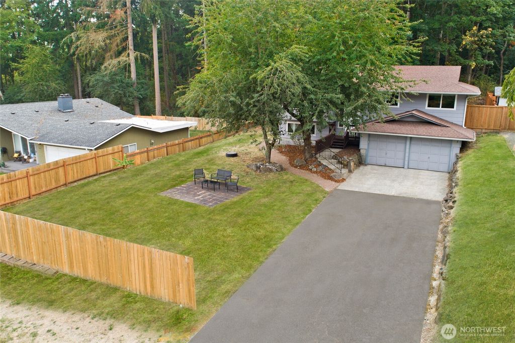 Photo of 4237 S 326th Place, Federal Way, WA 98001 (MLS # 2436519)