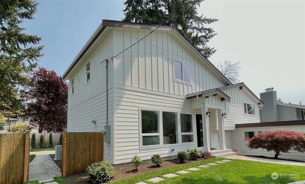 Photo of 152 154th Place NE, Bellevue, WA 98007 (MLS # 2184471)