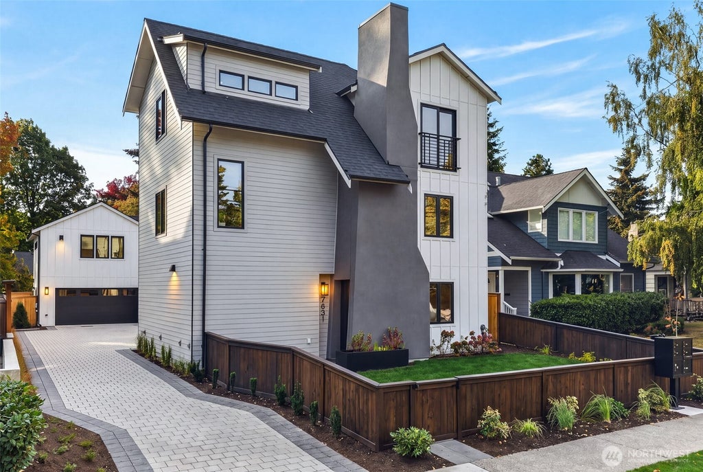 Photo of 2631 34th Avenue W, Seattle, WA 98199 (MLS # 2585741)