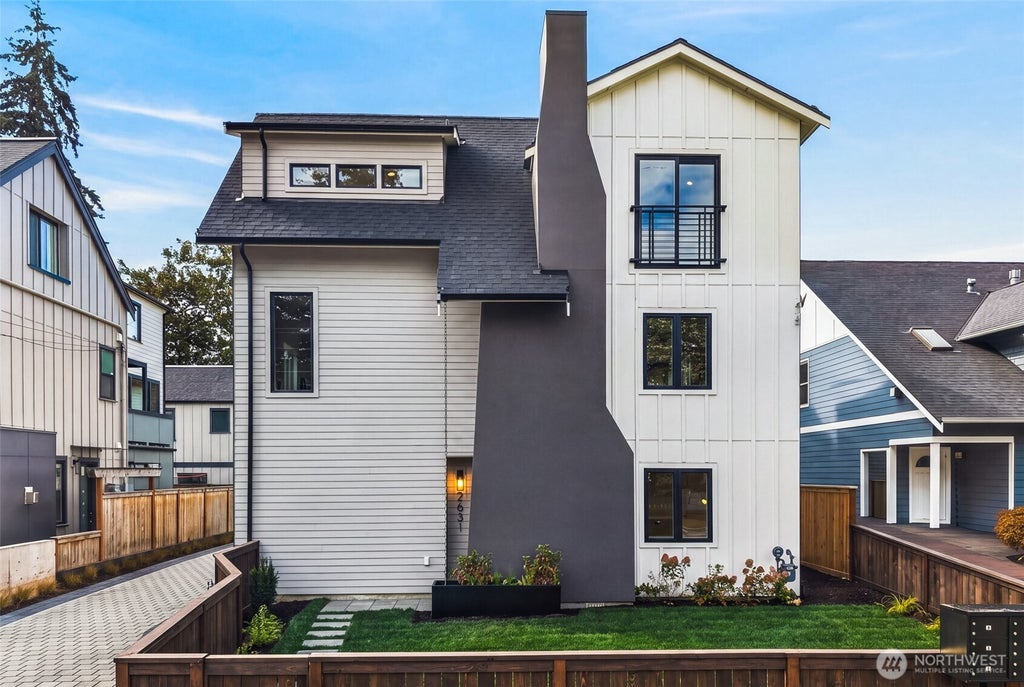 Photo of 2631 34th Avenue W, Seattle, WA 98199 (MLS # 2585741)