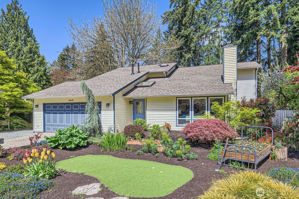 Photo of 16152 NE 112th Street, Redmond, WA 98052 (MLS # 2362790)