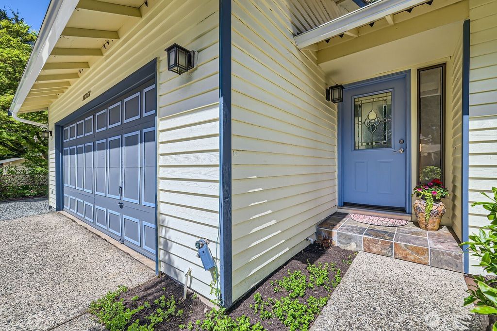 Photo of 16152 NE 112th Street, Redmond, WA 98052 (MLS # 2362790)