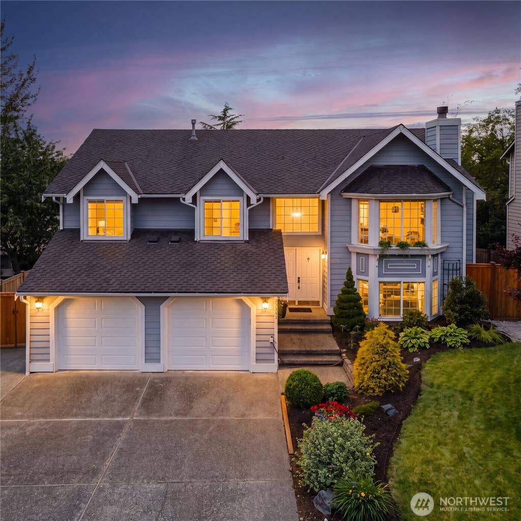 Photo of 37243 20th Avenue S, Federal Way, WA 98003 (MLS # 2555415)