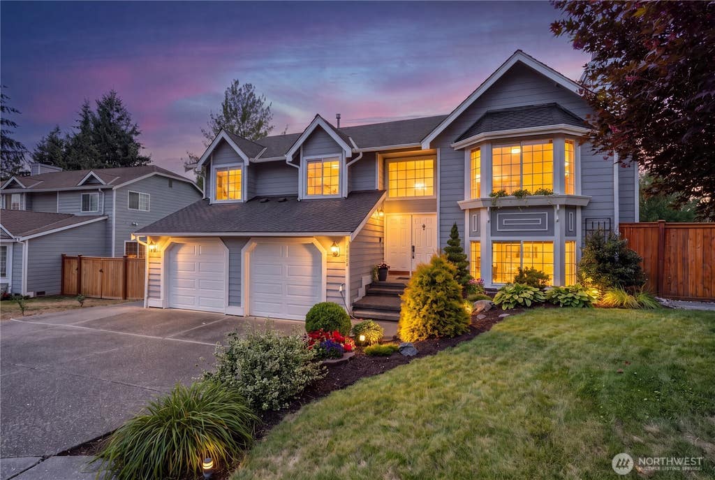 Photo of 37243 20th Avenue S, Federal Way, WA 98003 (MLS # 2555415)