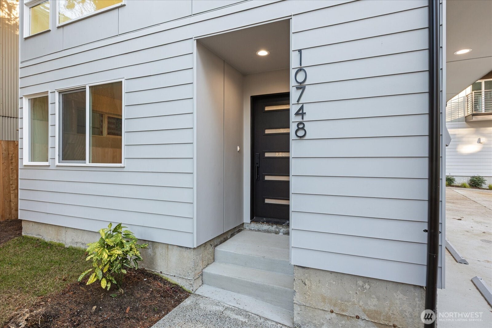 10748 Interlake Avenue N