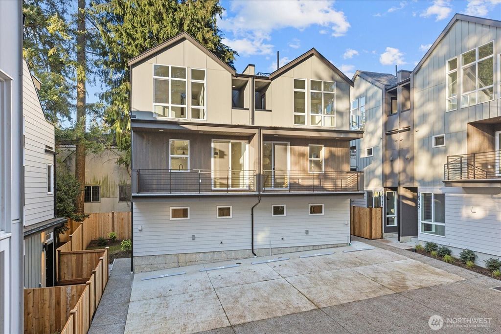 Photo of 10748 Interlake Avenue N, Seattle, WA 98133 (MLS # 2494738)