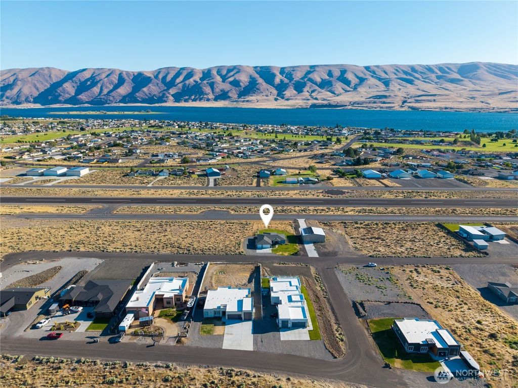 Photo of 449 Airport Way SW, Mattawa, WA 99349 (MLS # 2462989)