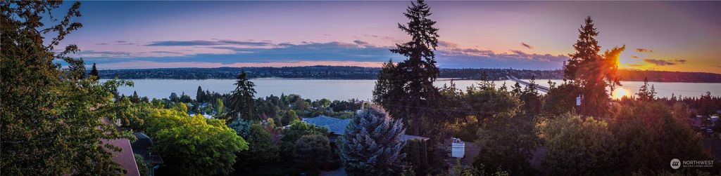 Photo of 2707 70th Avenue SE, Mercer Island, WA 98040 (MLS # 2242814)