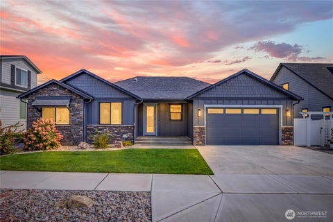 Photo of 1009 Mountain Springs Drive, Wenatchee, WA 98801 (MLS # 2578123)