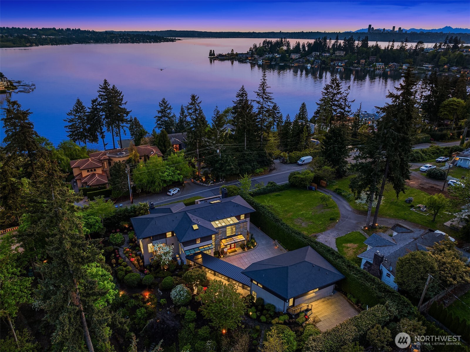 9632 Lake Washington Blvd NE