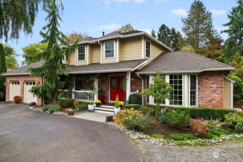 Photo of 11000 151st Avenue NE, Redmond, WA 98052 (MLS # 2230894)