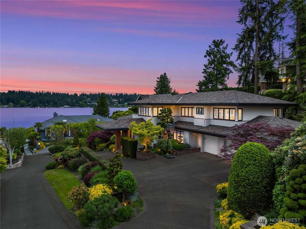 Photo of 8902 N Mercer Way, Mercer Island, WA 98040 (MLS # 2374648)