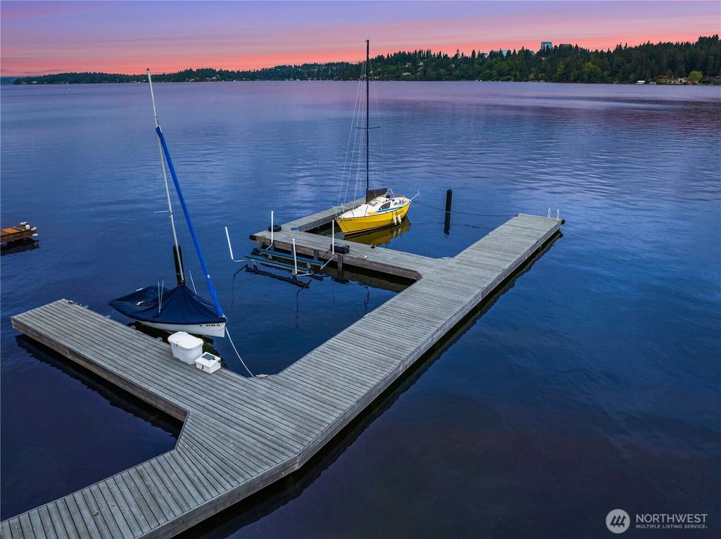 Photo of 8902 N Mercer Way, Mercer Island, WA 98040 (MLS # 2374648)