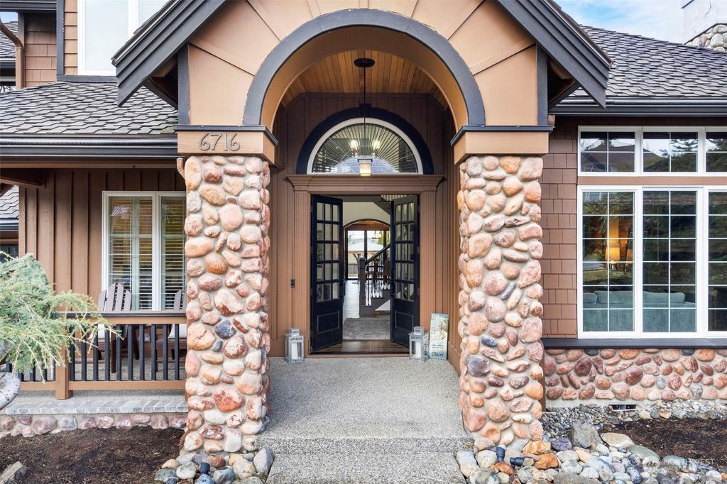 Photo of 6716 Cascade Avenue SE, Snoqualmie, WA 98065 (MLS # 2038186)