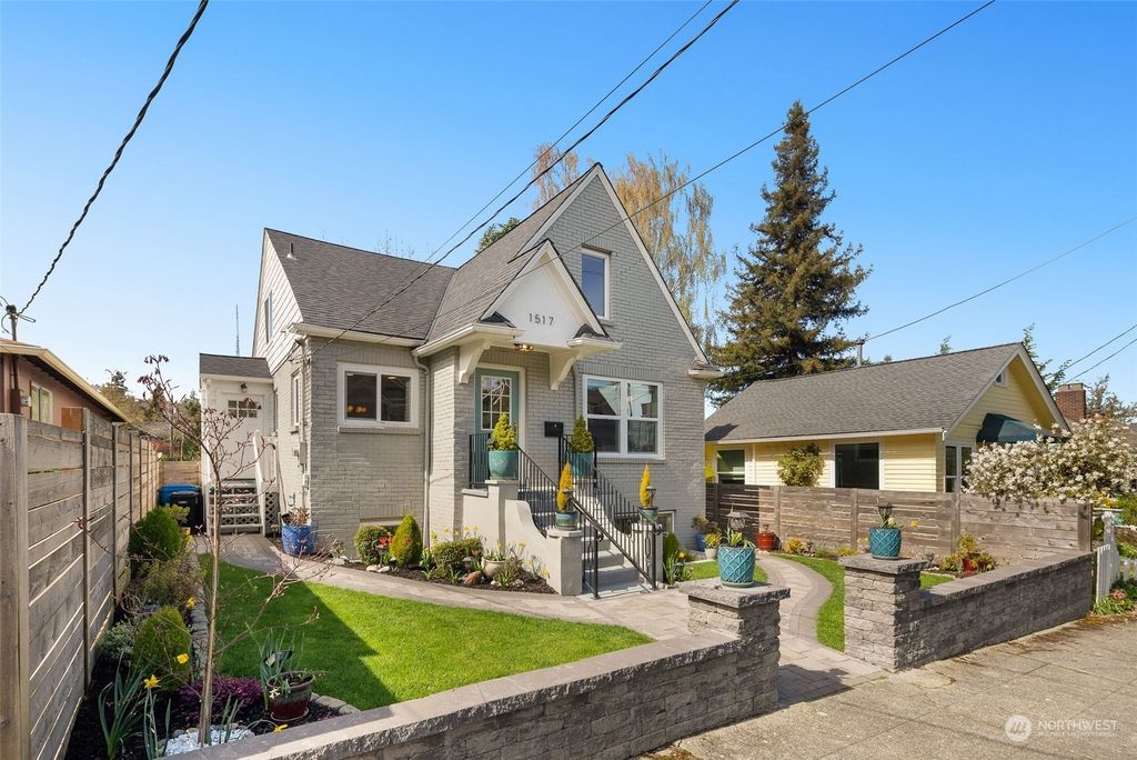 Photo of 1517 29th Avenue, Seattle, WA 98122 (MLS # 2213176)